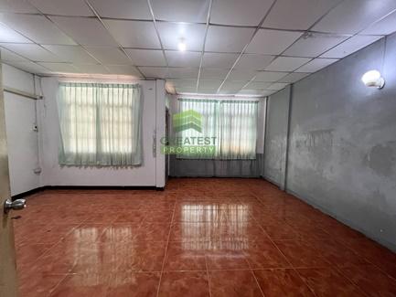 ทาวน์เฮ้าส์ 2 ชั้น หมู่บ้านอยู่เจริญ คลอง 2 ปทุมธานี 4 ห้องนอน 28.60 ตร.ว. 4