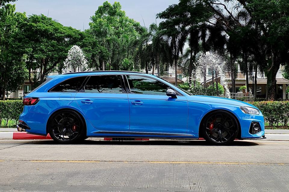 Audi RS4 Avant 2.9 V6 Bi-Turbo Quattro ปี 2022 สีฟ้า รถสวยไมล์น้อย หาอยู่ด่วนช้าไปก่อน รูปย่อยที่ 4