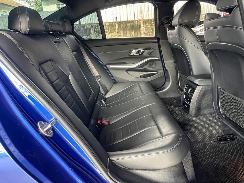 BMW 320d Msport ปี20 13