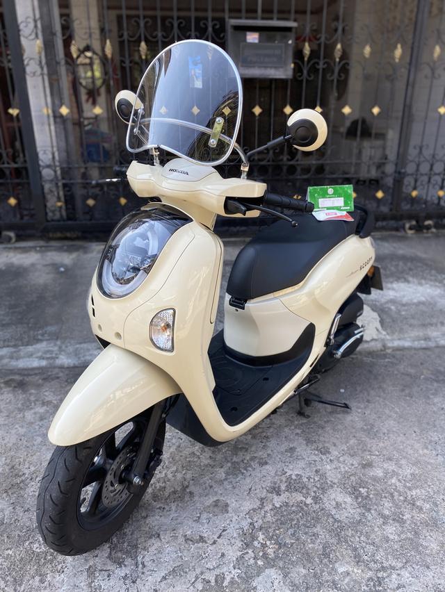 Scoopy โฉมล่าสุด รถปีเดียว น้องๆป้ายแดง ครับ