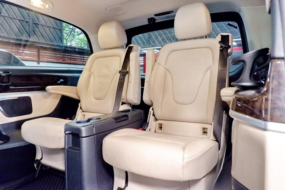 Mercedes-Benz V 250 d  7 ที่นั่งป้ายขาวดำ ปี 2017 17