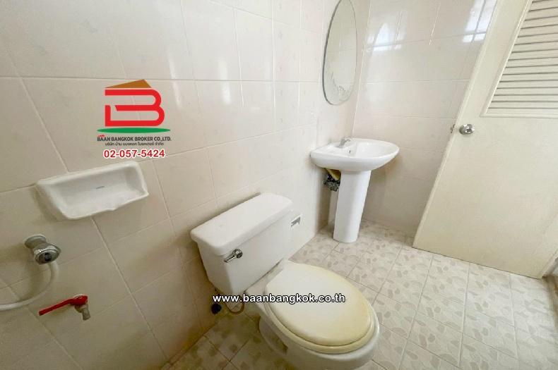 บ้านแฝด หมู่บ้าน เอ.ซี เฮ้าส์ 3 เนื้อที่ 36 ตร.ว (ตรงข้ามสถานีไฟฟ้าคูคตการไฟฟ้าส่วนภูมิภาค) ตำบลลาดสวาย อำเภอลำลูกกา ปทุมธานี 10