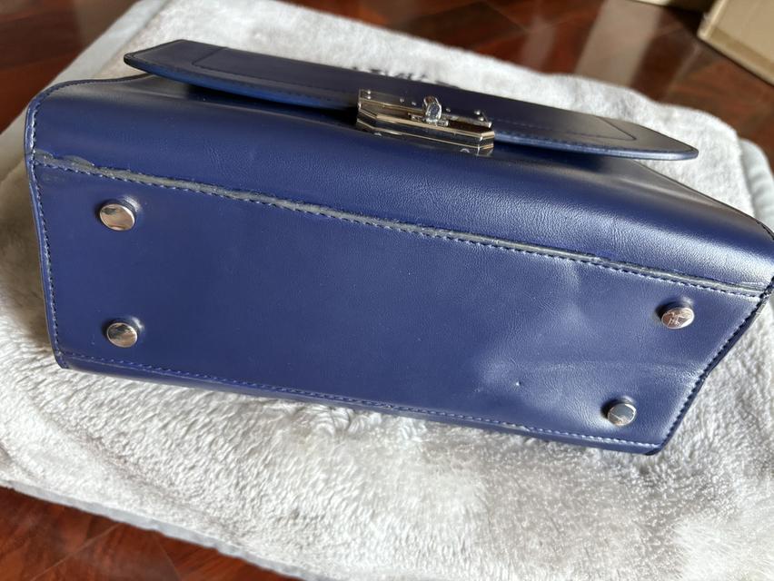 กระเป๋าสะพายมีหูจับมือสอง