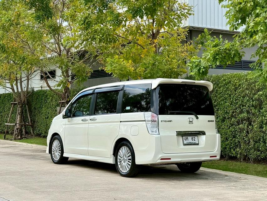HONDA STEPWGN #SPADA 2.0 ปี 2013 สีขาว รถครอบครัว สุดเอนกประสงค์ เจ้าของดูแลอย่างดี
