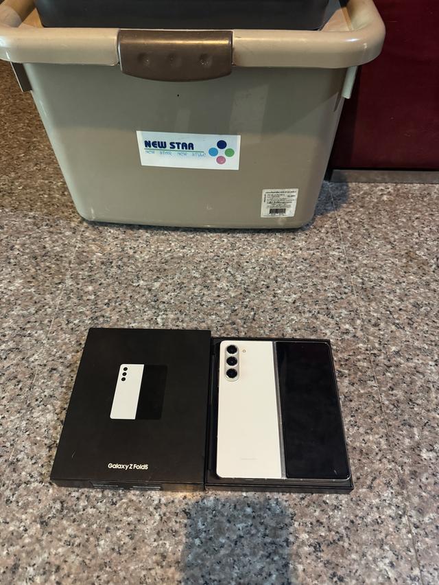 ขายๆๆๆถูกSamsungFold5 512กิ๊กRam12สีใหม่หายาก Cream ยกกล่องอีมี่ตรงสูนTrueสภาพสวยการใช้งานดีเยี่ยมทุกๆฟังชั่นเครื่องรีสโตได้ตลอดไม่มีติดแอคเค้าใดๆคับ 2