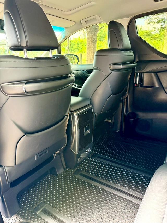 Toyota ALPHARD 2.5SC PACKAGE สีขาว ปี 2024 ไมล์ 40,000 กม. 11