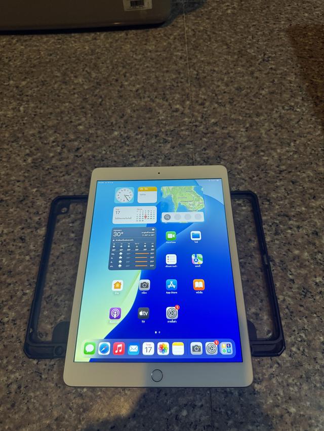 ขายiPadGen8สีหายากSilver128กิ๊กWifi Celluer ใส่ซิมได้สภาพสวยใช้งานดีถูกๆ
