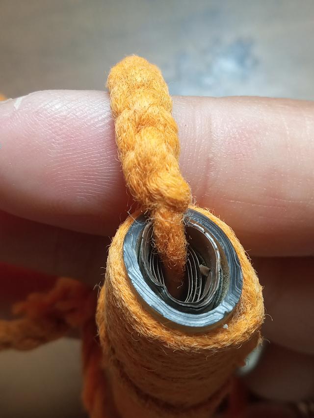 ตะกรุดถักเชือกเก่าเดิมๆ ผ่านพิธีปลุกเสก รูปที่ 3