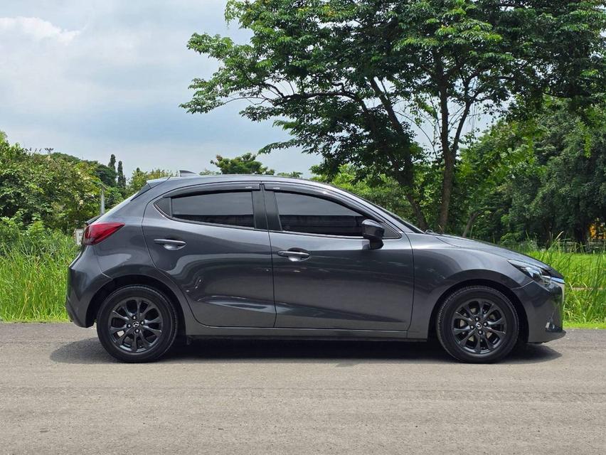 Mazda 2 1.3 High ปี 2017 สีเทาราคา 249,000 บาทฟรีดาวน์ ผ่อน 5,100 บ/ด 6ปี รูปที่ 10