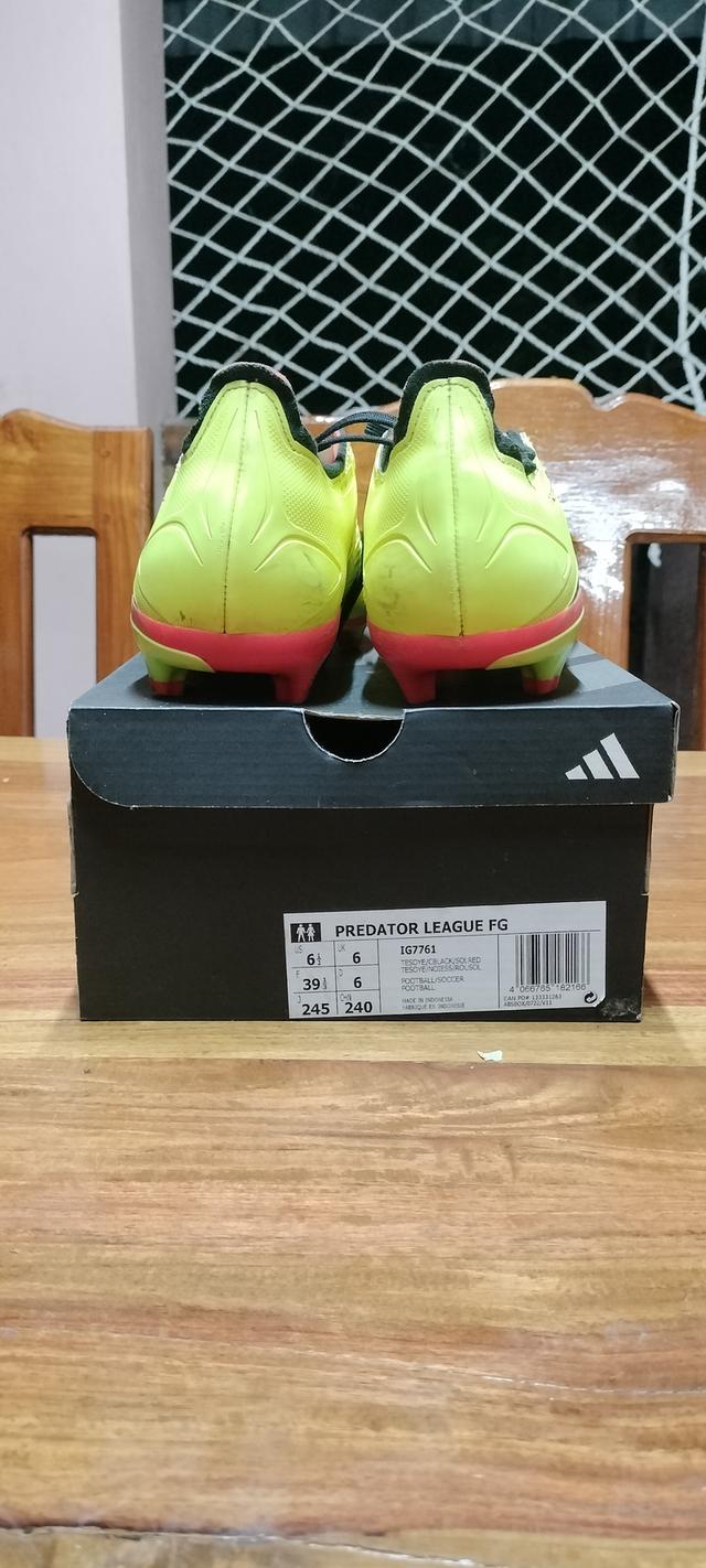 รองเท้าสตั๊ด Adidas Predator