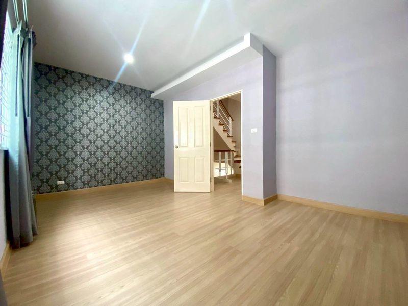 ขาย ทาวโฮม 3 ชั้นหมู่บ้าน วิชั่นสมาร์ทไลฟ์ บ้านพร้อมอยู่ ทำเลดี 9
