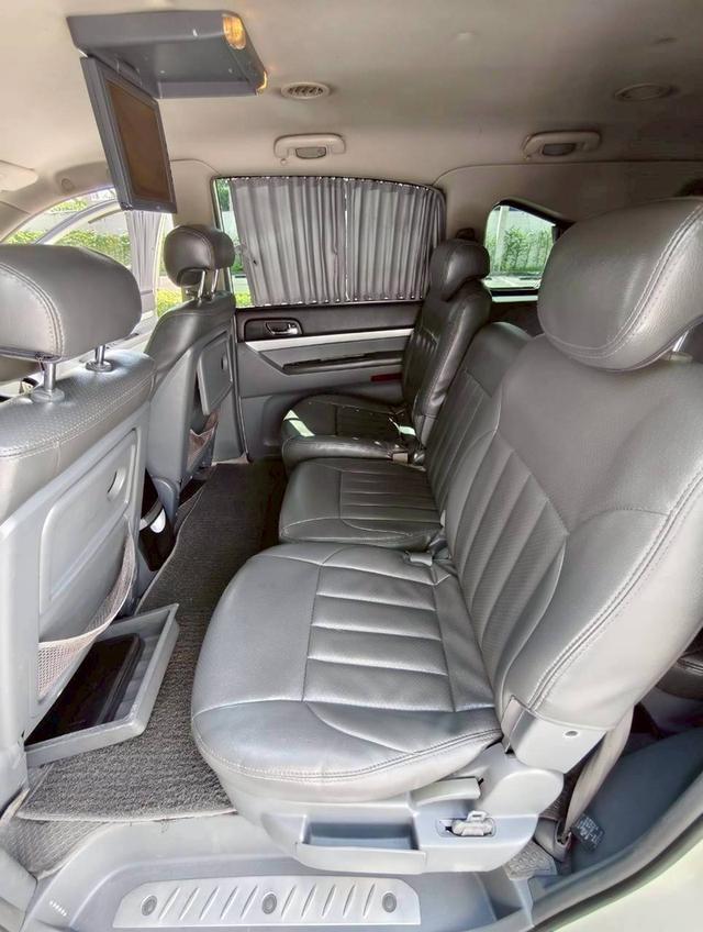 Ssangyong Stavic SV270 เครื่องดีเซล 2.8 เกียร์ Auto สีขาวมุก ปี 2010 12