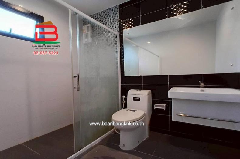 บ้านเดี่ยว หมู่บ้านดีไลท์ ดอนเมือง (Delight) เนื้อที่ 56.6 ตรว. ตำบลหลักหก อำเภอเมืองปทุมธานี จังหวัดปทุมธานี 12