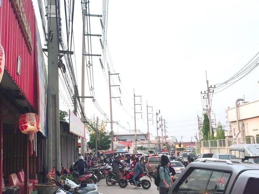 ขายที่ดินพร้อมสิ่งปลูกสร้าง เนื้อที่ 2ไร่ 3ตรว. ติดถนน 2ด้าน หน้ากว้าง 48เมตร ลึก 90เมตร โกดังคลังสินค้า/บ้านพัก ด้านข้างติดซอย ใกล้โรงงานซีเกท 5