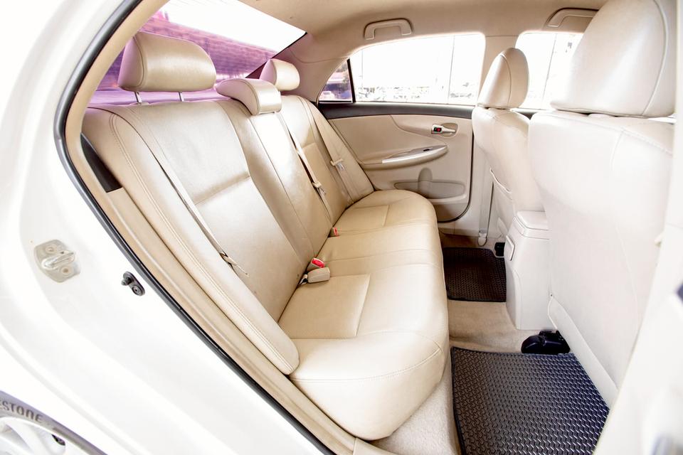 Toyota Altis 1.8E ปี 2011 เกียร์ออโต้ สีขาว สวยสภาพดี มือเดียวป้ายแดง 14