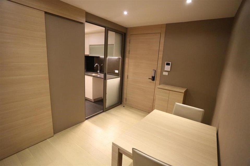 For rent : KLASS SILOM CONDO Fully Furnished 1 bedroom 33 sq.m. Best Floor and Best View Room 2