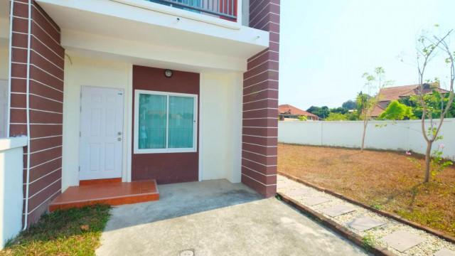 ทาวน์โฮม 2 ชั้น ห้องมุม 2 นอน 2 น้ำ ขนาด 25 ตร.ว.พื้นที่ใช้สอย 200 ตร.ม.ใกล้หาดพลา 700 ม.เฟอร์ฯครบ บรรยากาศเงียบสงบ เหมา 4