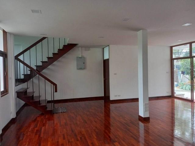 ให้เช่าบ้าน 2 ชั้น 90 ตรว. 6 นอน ถนนประชาชื่น ใกล้ BTS สถานีจตุจักร เหมาะทำออฟฟิศ ***บ้านเปล่า ไม่มีเฟอร์นิเจอร์ จดทะเบี 2