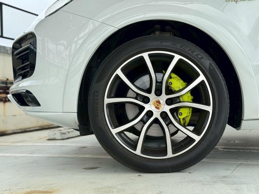 Cayenne e-hybrid Coupe 10