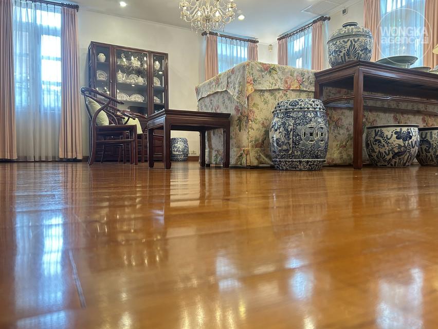 ขายบ้านเดี่ยว หมู่บ้านเมืองทอง 2 โครงการ 3 พัฒนาการ 53 สไตล์ Old Money ออกแบบโดยสถาปนิกชั้นนำ ขนาด 158 ตร.วา ใกล้รถไฟฟ้าหัวหมาก 2 สาย 5