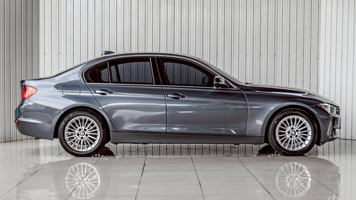 BMW SERIES 3, 320i LUXURY รูปที่ 6