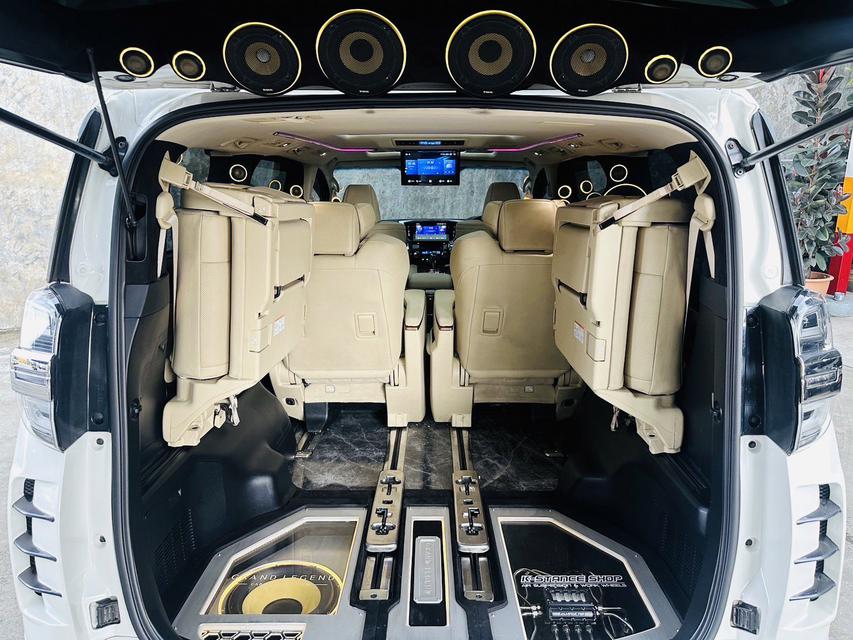 TOYOTA ALPHARD 3.5 Executive Lounge 2