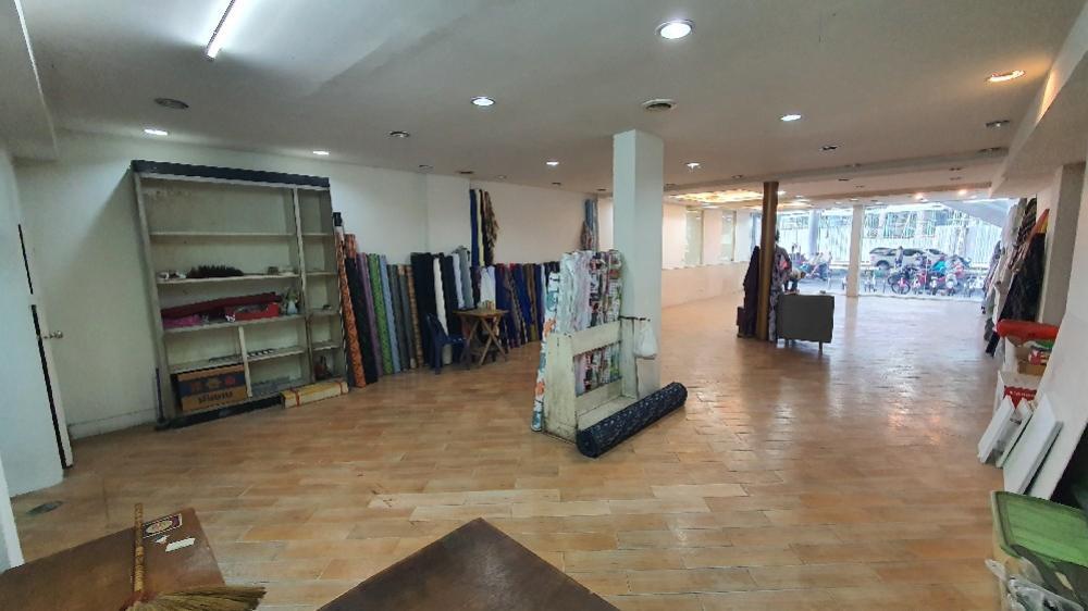 ให้เช่าชั้น 1 อาคารพาณิชย์ 2 คูหา 108 ตร.ม. ตรงข้ามตลาดยิ่งเจริญ ใกล้ BTS สะพานใหม่ 120,000 บาท/เดือน 7