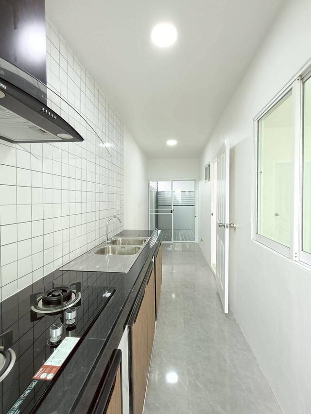 บ้านแฝด รีโนเวทใหม่ หมู่บ้านวราภิรมย์ 2 ลำลูกกาคลอง 3 ตำบลลาดสวาย อำเภอลำลูกกา ปทุมธานี 12