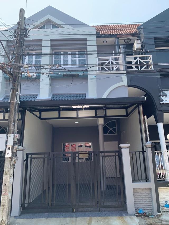 🏠 ขายทาวน์เฮาส์ 2.5 ชั้น รีโนเวทใหม่ พร้อมอยู่ คันนายาว ถนนเสรีไทย 81/2 2
