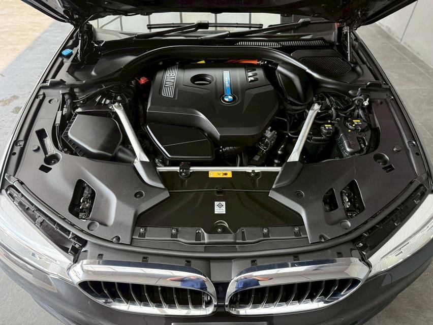 2019 BMW SERIES 5, 530e 2.0 ELITEโฉม G30 ปี17-24 สีเทา Plug-in Hybrid รูปที่ 17