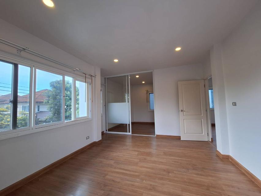 เซนโทร วัชรพล ติดถนนสุขาภิบาล 5 *หลังมุม* 63 ตร.ว. 5