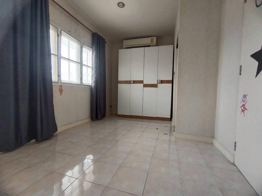 ขาย ถูกสดๆบ้านแฝดอารมณ์บ้านเดี่ยว ทำเลดีใกล้เมือง หมู่บ้านบุรีรมย์ คลองสี่ ลำลูกกา หลังมุมพื้นที่เยอะ 12