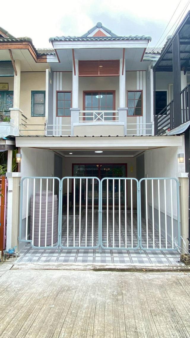 🏠 ทาวน์เฮาส์ 2 ชั้น 2 นอน 2 น้ำ พร้อมของแถมครบ ราคาเพียง 1.79 ล้าน 📌 หมู่บ้านดิเอมเมอรัลด์พาร์ค 2 3