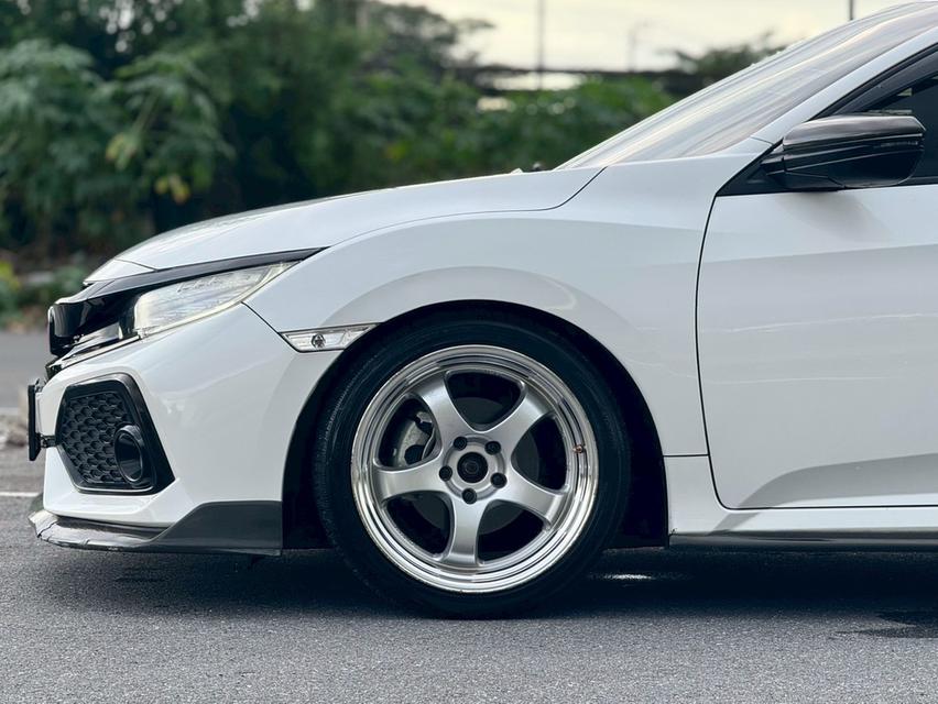 HONDA CIVIC FK  1.5 TURBO  สีขาว  ปี 2019 8