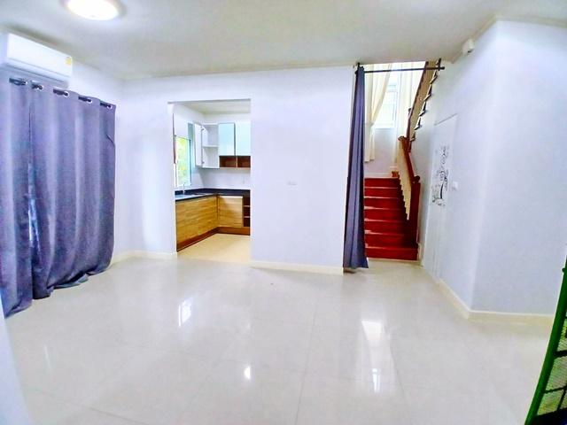 เปิดซิง! คฤหาสน์ บ้านเดี่ยวพร้อมเข้าอยู่ 2ชั้น 100ตรว. แม็คโคร ร่มเกล้า 3.9 กม. 3นอน รถไฟฟ้าสีชมพู ตลาดมีนบุรี 2.6 กม.3น 4