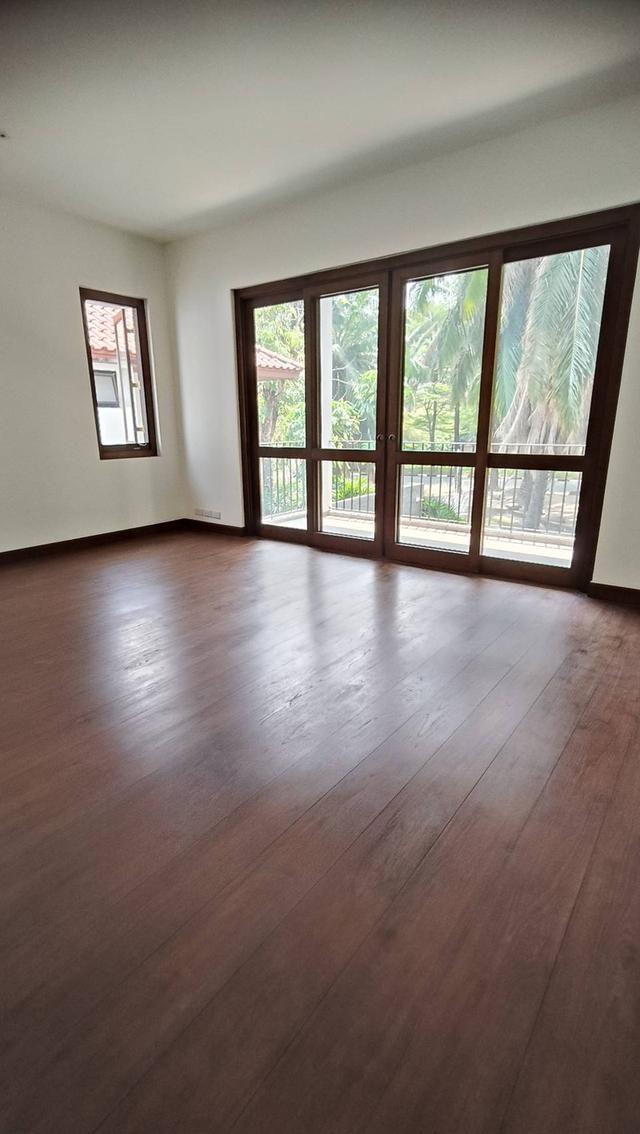 ขายด่วนทาวน์เฮาส์ 3 ชั้น - สุขุมวิท 31 9