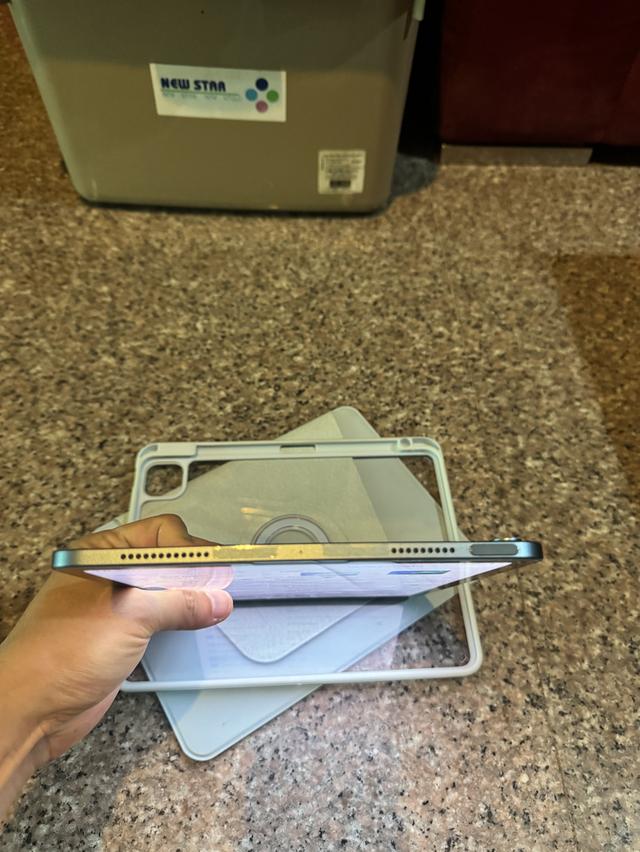 ขายๆๆๆถูกๆๆiPadAir5 M1 สีBlue 64กิ๊ก Wifi Only ใช้งานดีทุกๆฟังชั่นสูนTrueทุกๆฟังชั่น Model TH/A  สภาพ: 95% สวยๆๆคับ  ราคา: 7500 มารับเอง 6990 จากกระท 3