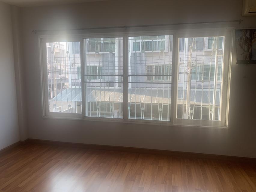 🚨 ขายด่วนมาก! ทาวน์โฮม 3 ชั้น The Exclusive พัฒนาการ 44 | 4 นอน 4 น้ำ จอด 2 คัน เพียง 5.75 ล้าน 17