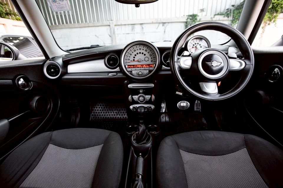 Mini One Cooper RHD ปี 2010 สีดำ รถสวยสภาพดี รูปที่ 13