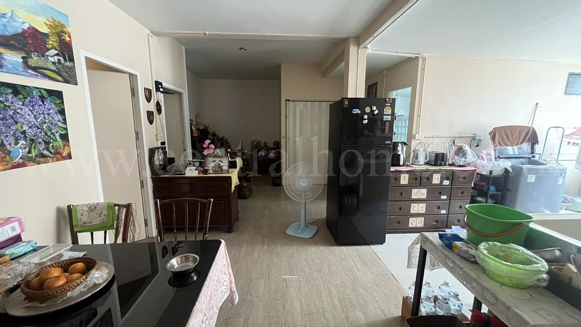 อาคารพาณิชย์ 2 คูหา ซอยแจ้งวัฒนะ 1 ทำเลดี พร้อมผู้เช่าออฟฟิศ 20