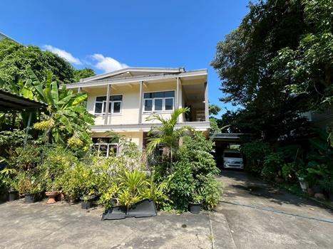 ขายที่ดิน 196 ตร.ว.พร้อมบ้านเดี่ยว 2 ชั้น ซอยปรีดีพนมยงค์ 37 (สุขุมวิท 71) แขวงพระโขนงเหนือ เขตวัฒนา กรุงเทพฯ 5