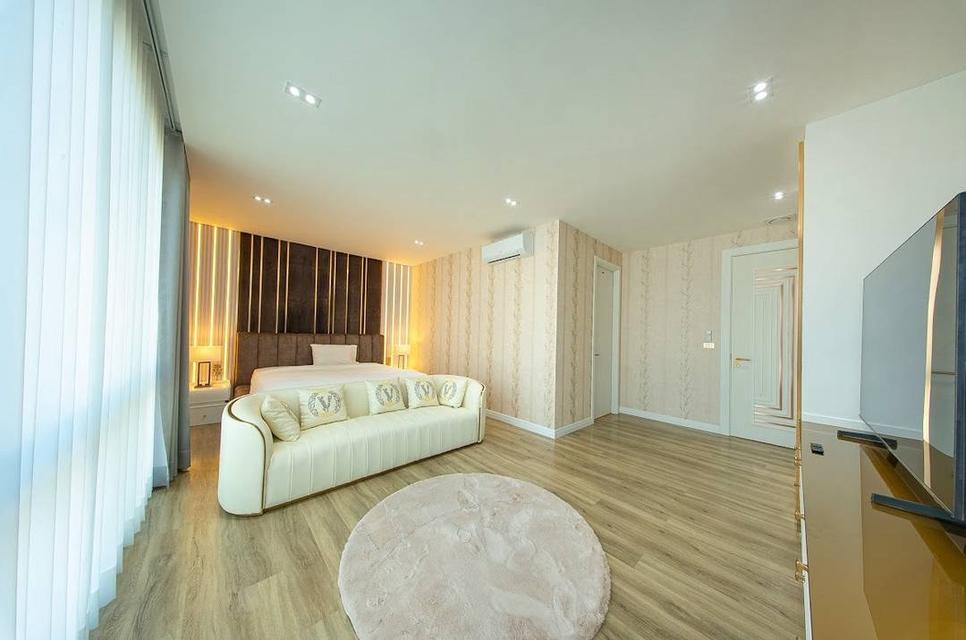 Luxury Villa Near Jomtien Beach  10