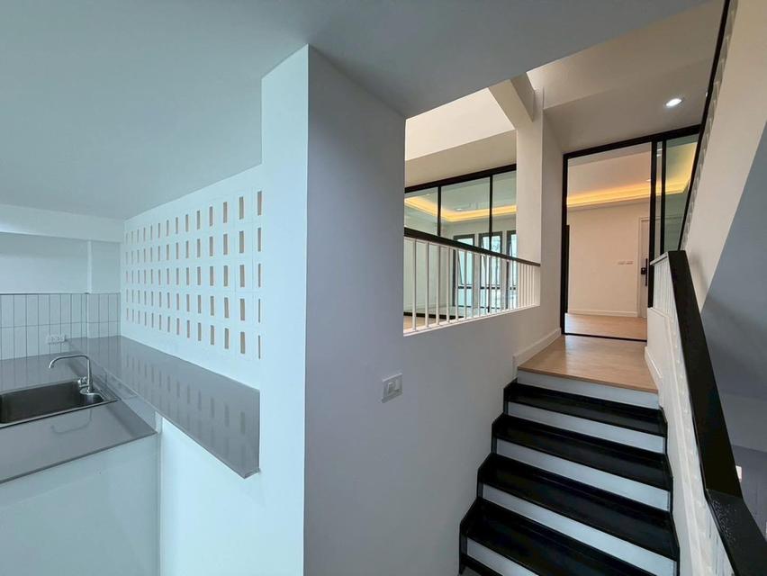ขายด่วน ทาวน์โฮม 4.5 ชั้น โครงการ Prominent Place  พร้อมลิฟต์ ส่วนตัว - สุขุมวิท101 15