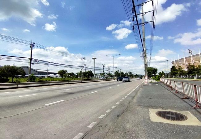 ขายที่ดิน หนองจอก ตรงข้ามบางกอกอารีน่า ติดถนนเชื่อมสัมพันธ์ เนื้อที่ 21-3-39 ไร่ 2