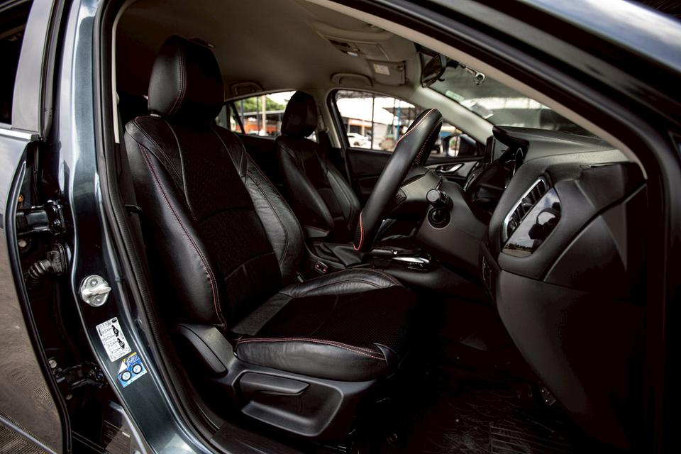 Mazda3 Skyactiv 2.0 S Hatchback ปี 2014 สีเทา มือเดียวป้ายแดง 11