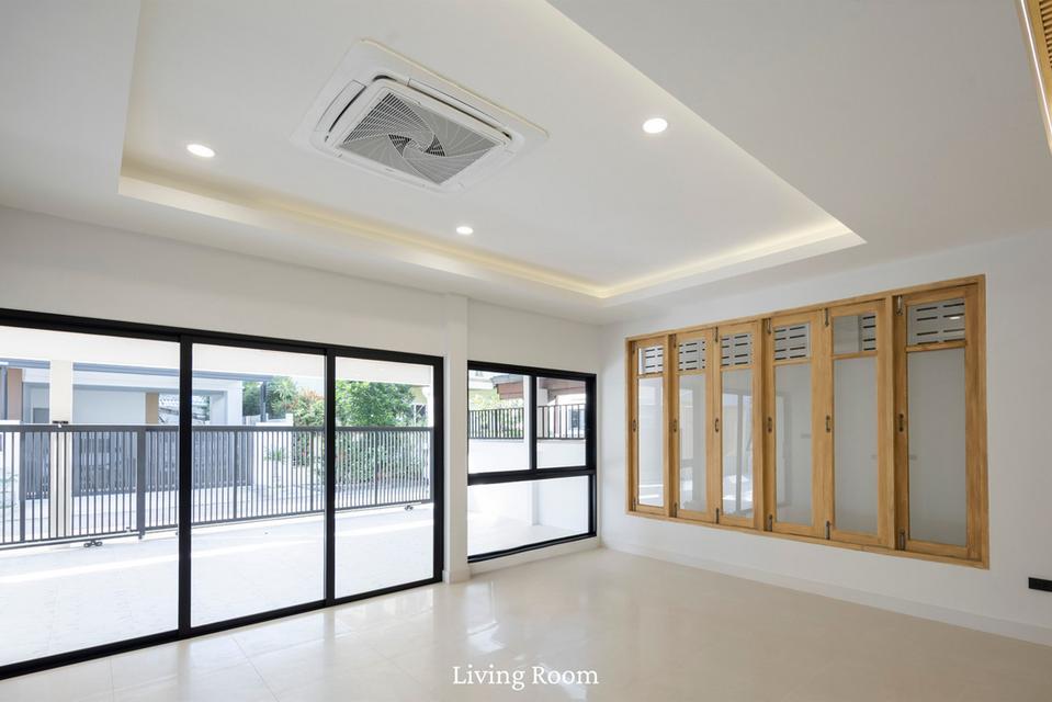 หมู่บ้านเสนานิเวศน์ 1 เขตลาดพร้าว บ้านเดี่ยว รีโนเวทใหม่ 51 ตารางวา 3 นอน 3 น้ำ จอดรถ 3 คัน 4