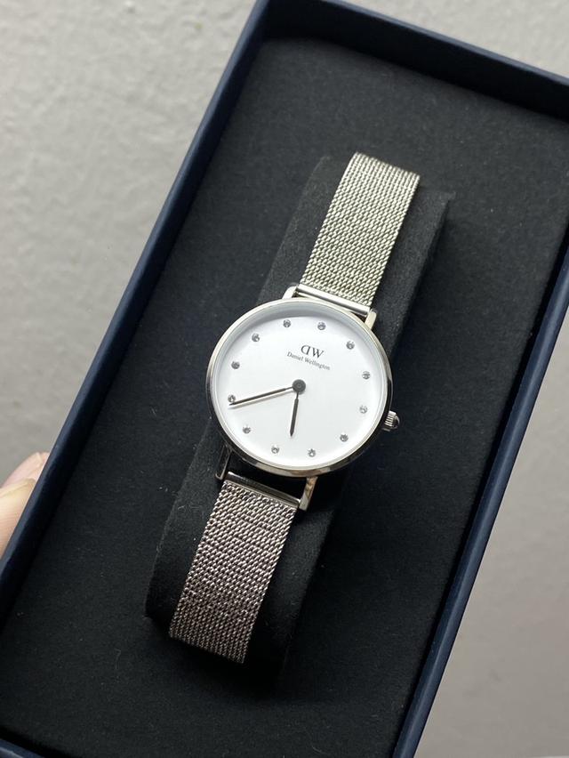 นาฬิกา Daniel Wellington Petite Lumine Pressed Mesh สีเงิน 28mm รูปที่ 4