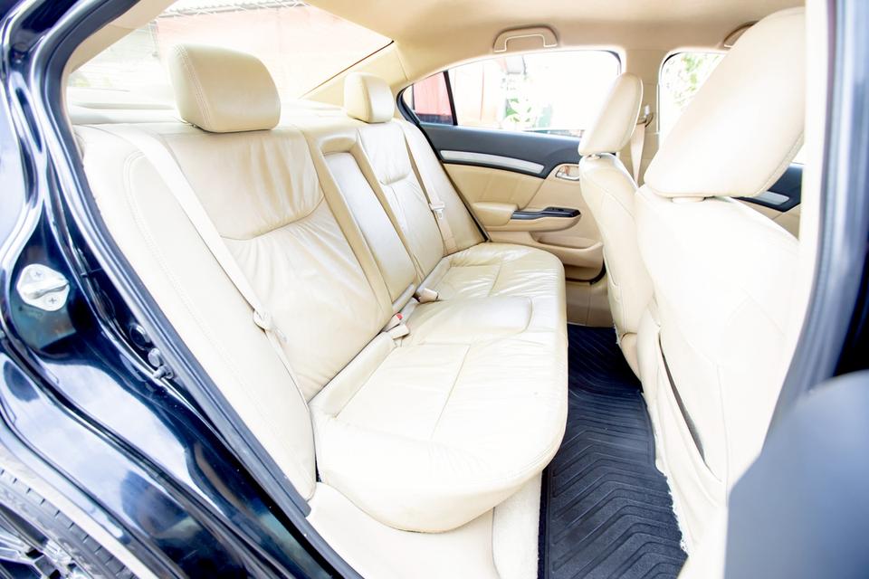 Honda Civic Fb 1.8E Navi ปี 2013 เบาะไฟฟ้า มือเดียวป้ายแดง สีดำ 13