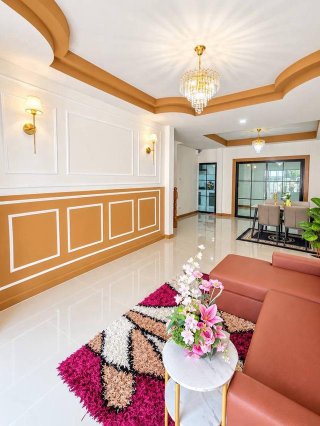 หมู่บ้านบัวทองธานี ฝั่งตรงข้ามสมบัติบุรีทาวน์เฮ้าส์  2 ชั้น  ตกแต่งใหม่พร้อมอยู่ เดินทางก็สะดวก 7
