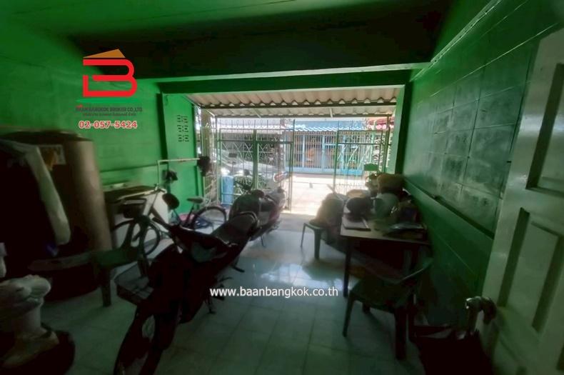ทาวน์เฮาส์ หมู่บ้าน แอร์วิลล่า ลำลูกกา คลอง 2 เนื้อที่ 16 ตรว. ตำบลคูคต อำเภอลำลูกกา จังหวัดปทุมธานี